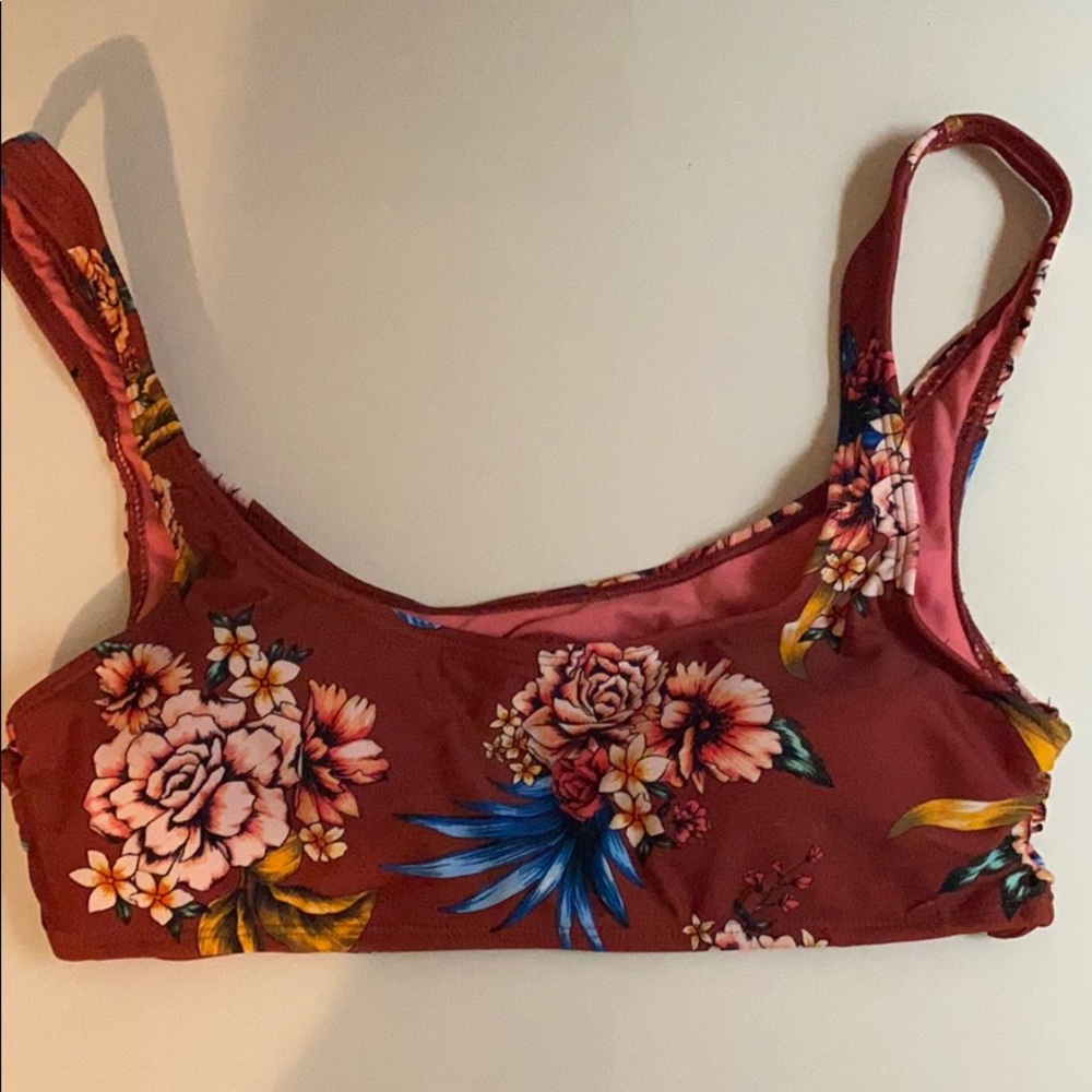 NWOT bikini top